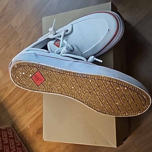 Sperry Crest Boat Shoe - Picture 3 of 8